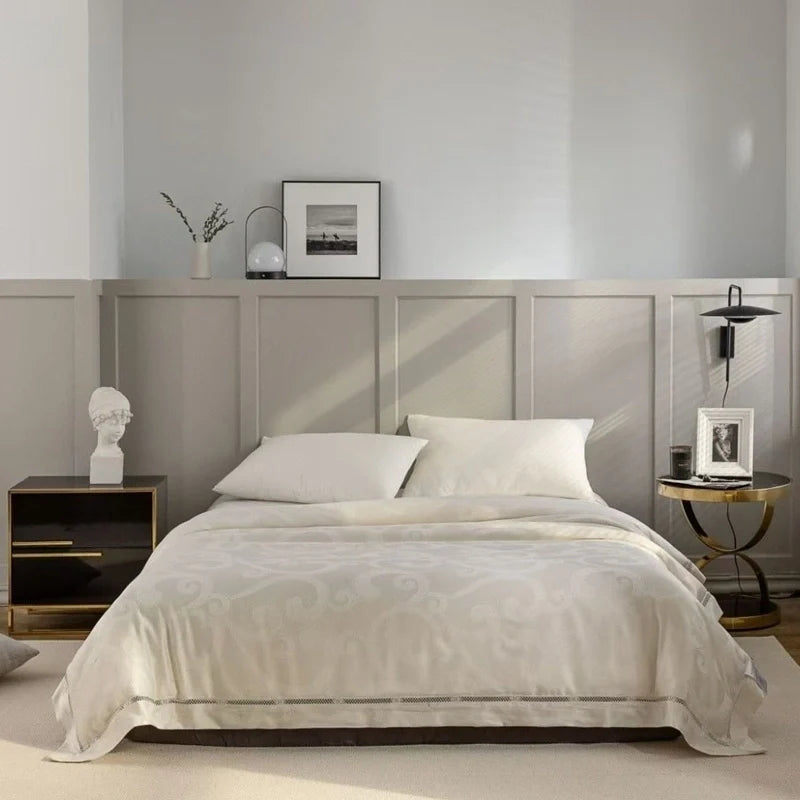 Luxury Hotel Bedding | Bvlgari Hotel Silk Quilt